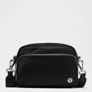lululemon athletica Black Everywhere Crossbody Bag 2L