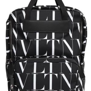 メンズ Valentino Garavani Vltn Times ナイロンバックパック ブラック