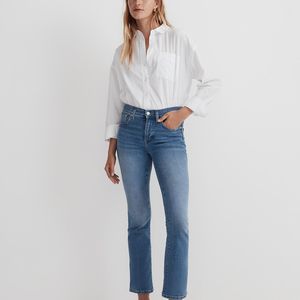 MW Blue Petite Kick Out Crop Jeans In Mather Wash
