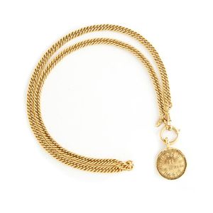 Chanel Vintage Rue Cambon Coin Long Link Necklace in het Bruin