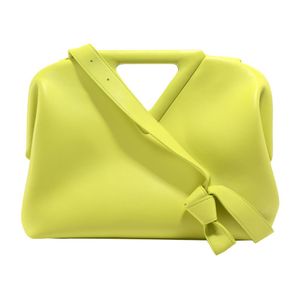 THE Triangle VIT Nappato Bag Bottega Veneta en coloris Vert