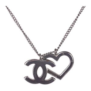 Chanel Heart Pendant Necklace in het Grijs