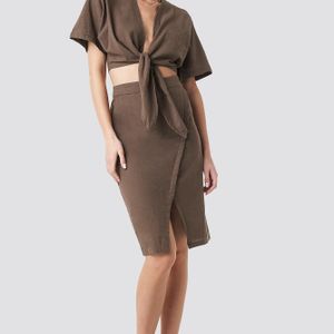 NA-KD Braun Trend Overlap Linen Look Skirt