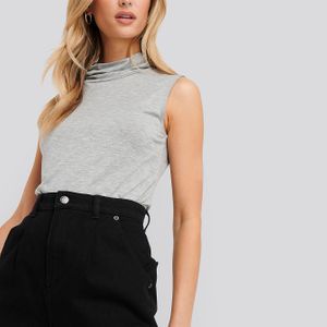 NA-KD Basic Turtle Neck Sleeveless Ribbed Jersey Top in het Grijs