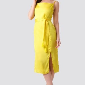 Trendyol Gelb Shoulder Strap Midi Dress