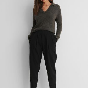 NA-KD Trend Pantalon Met Diepe Plooien in het Zwart