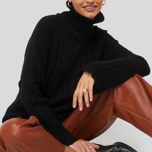 Trendyol Ribbed High Neck Knitted Sweater in het Zwart