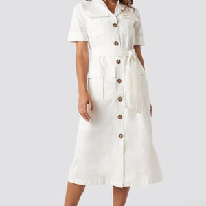 Trendyol Buttoned Midi Dress in het Wit