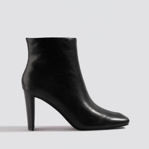 NA-KD Schwarz Shoes Squared Front Boots