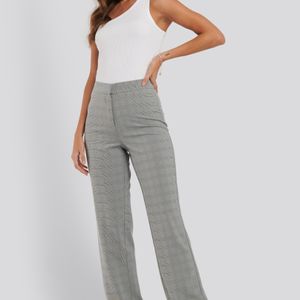 NA-KD Classic Cropped Straight Suit Check Pants in het Grijs