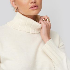 NA-KD Weiß Slouchy Turtle Neck Sweater