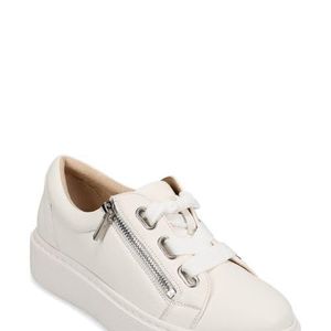Vaneli White Yucel Platform Sneaker