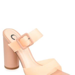 Journee Collection Natural Pump