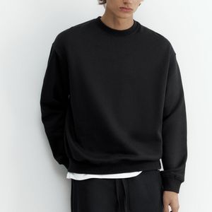 Pull&Bear Black Relaxed Fit Round Neck Sweatshirt for men