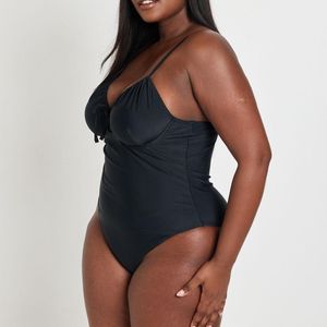 Boohoo Black Plus Swimwear Essentials Underwired Swimsuit