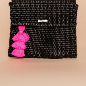 Valerosa Black Solid Woven Clutch
