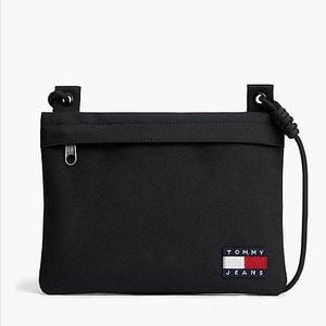 Tommy Hilfiger Black Tommy Jeans Essential Logo Crossbody Sacoche Bag for men