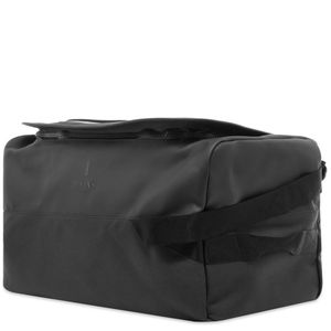 Https://www.trouva.com/it/products/-black-polyurethane-and-polyester-duffel-backpack di Rains in Nero da Uomo