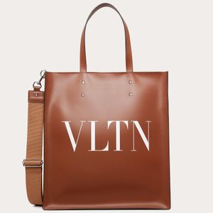 メンズ Valentino Garavani Vltn レザー ショッピングバッグ ブラウン