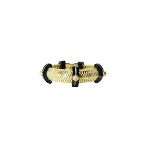 Gissa Bicalho Green Bracelet Rotates Blacks