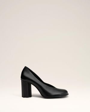 Ami Paris Leather Anatomical-Toe Piano Pumps - Black