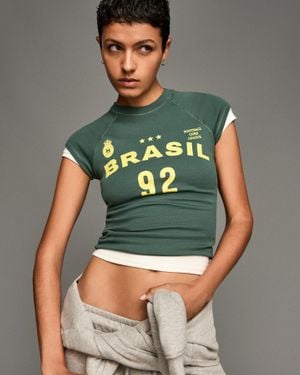 Bershka Short Sleeve T-Shirt With Print - Green
