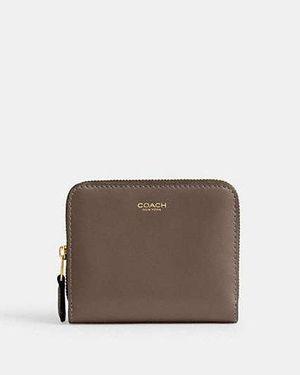 COACH New York Billfold Wallet - Brown