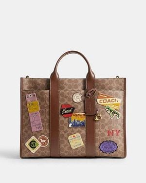 COACH Bolso Tote Wesley En Lona De Firma Con Parches - Negro