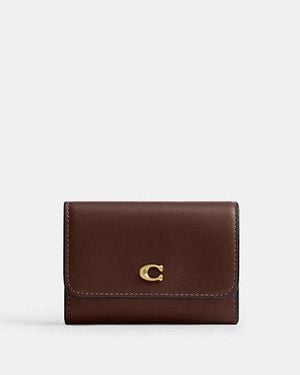 COACH Essential Flap Card Case - Brown