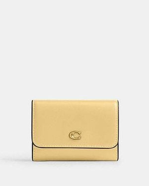 COACH Essential Flap Card Case - Black