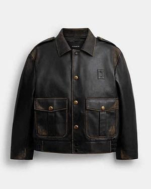 COACH Kurze Lederjacke Aus Loved Leather Für Männer - Schwarz