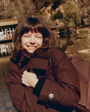 Fabrique Monica Water And Wind Repellent Fur Collar Down Jacket - Brown