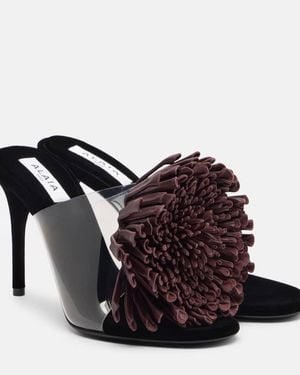 Alaïa Mules Dahlia 90 De Piel Con Aplique Floral - Negro
