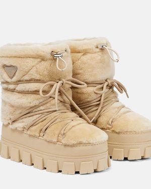 Prada Schneestiefel Aus Shearling Und Leder - Natur