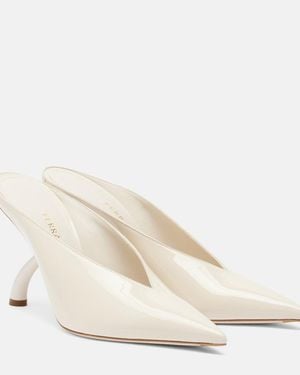 Ferragamo Mules Aus Lackleder - Weiß