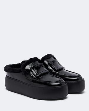 Roger Vivier Plateau-Mules Aus Lackleder Mit Shearling - Schwarz