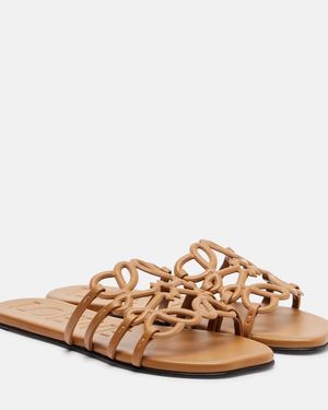 Loewe Pantoletten Petal Anagram Aus Leder - Braun