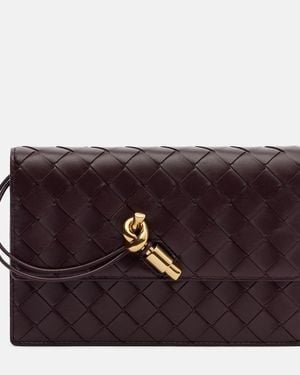 Bottega Veneta Andiamo Intrecciato Leather Wallet On Chain - Purple
