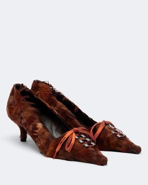 Prada Pumps Aus Satin Mit Federn - Braun