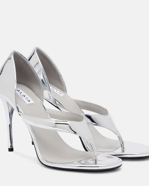 Alaïa Infradito Mirrored Leather Thong Sandals - White