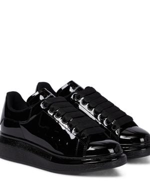 McQueen Oversize-Sneakers aus Lackleder - Pink