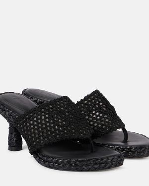 Chloé Isla Crochet Thong Sandals - Black
