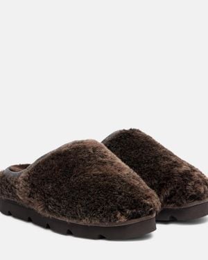 Brunello Cucinelli Zapatos Slip-On De Borrego Con Cuentas Monili - Marrón