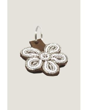 Aspiga Sustainable Kenyan Beaded Flower Keyring Leather And Glass Gifting - Natural
