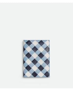 Bottega Veneta Intrecciato Reisepassetui - Blau