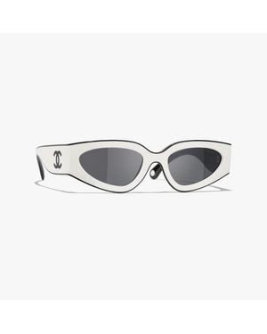 CHANEL Cat-Eye Sunglasses - Multicolor