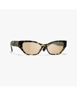 CHANEL Cat Eye Sunglasses - Brown