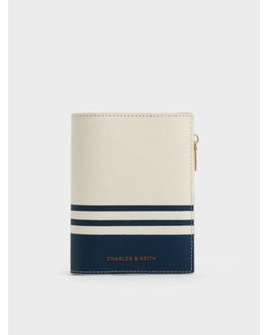 Charles & Keith Noelle Gestreifter Reisepasshalter Aus Canvas - Blau
