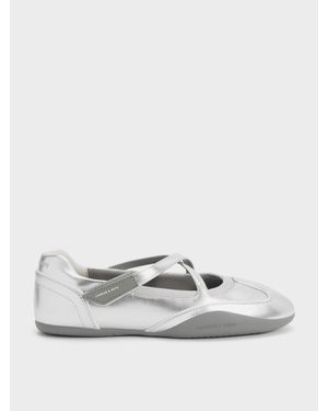 Charles & Keith Mika Crossover Mary Jane Sneaker - Weiß