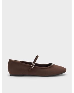 Charles & Keith Shila Mary-Jane-Ballerinas Aus Kunstveloursleder Mit Kette - Weiß
